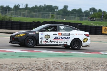 ICAR juillet 2024 - Coupe Nissan Sentra