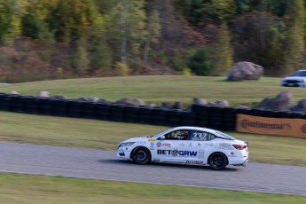 Calabogie Fall Classic - Coupe Nissan Sentra